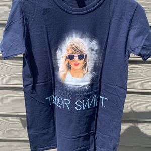 taylor swift concert shirt